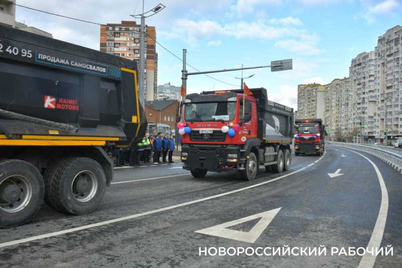 В Новороссийске открыли транспортную развязку. Обкатываем. Привыкаем