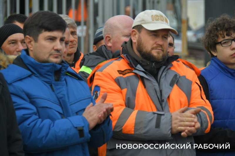 В Новороссийске открыли транспортную развязку. Обкатываем. Привыкаем