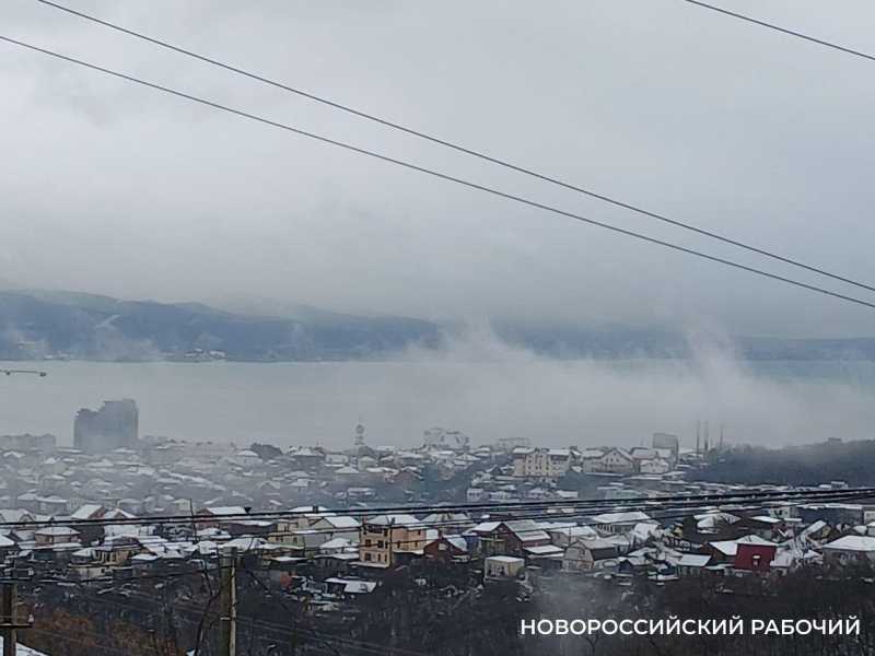 В Новороссийске парит море