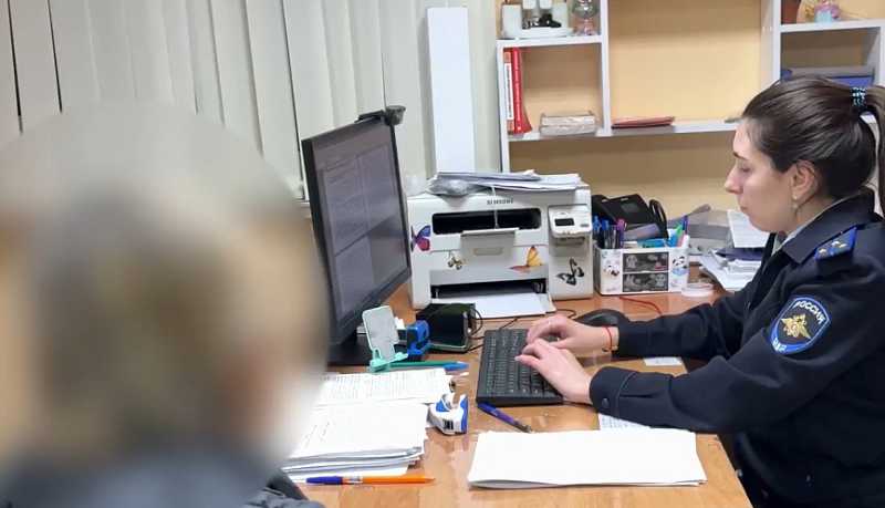 В Новороссийске полицейские задержали пособницу мошенников и сохранили сбережения пенсионерки