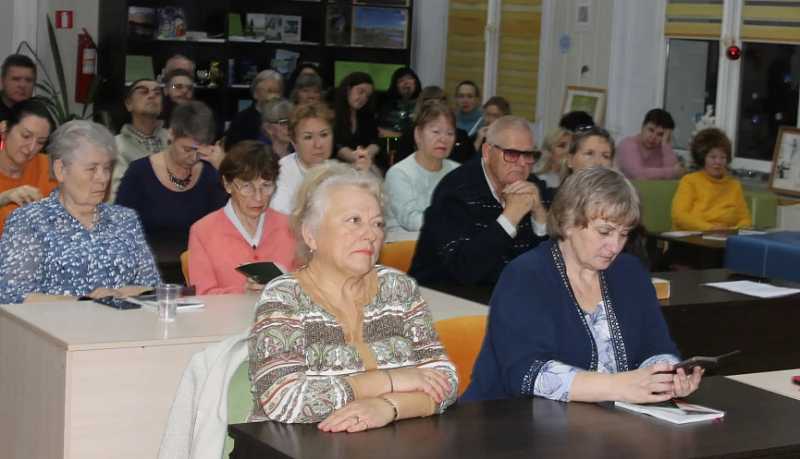 В Новороссийске презентовали первый городской литературно-художественный альманах &laquo;Семь ветров&raquo;