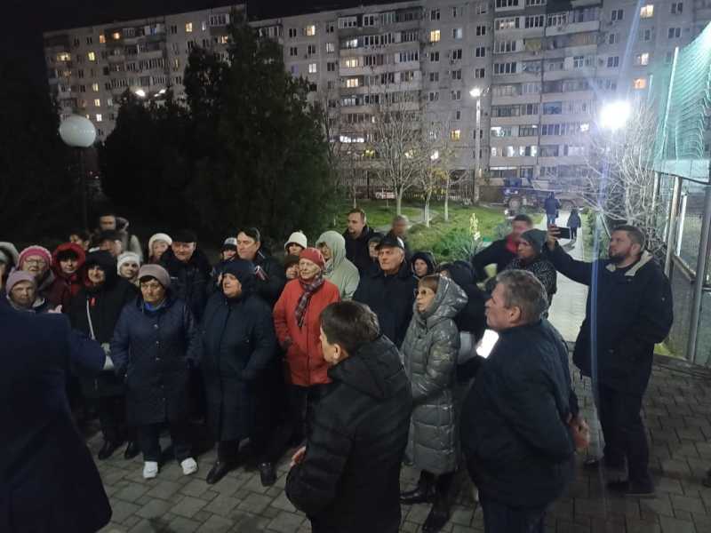 В Новороссийске жителям МКД больше не угрожает &laquo;железный занавес&raquo;