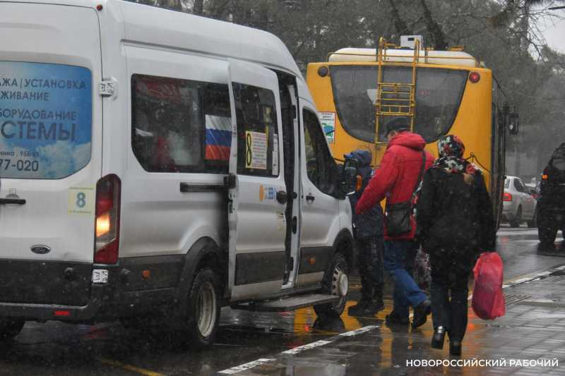 В пригороде Новороссийска пассажиры &laquo;потеряли&raquo; вечерний автобус