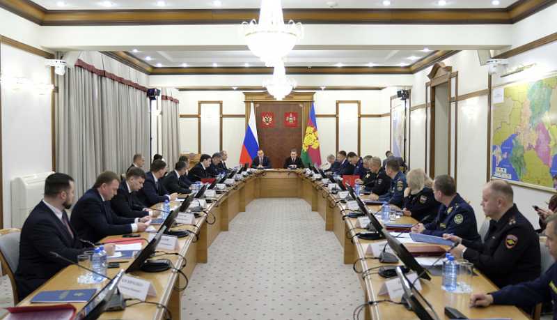 Вениамин Кондратьев: В новогодние праздники за правопорядком будут следить около двух тысяч сотрудников полиции