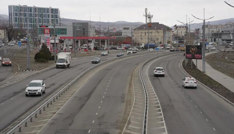 Внимание! В Новороссийске на Анапском шоссе, в районе заправки &laquo;Лукойл&raquo;, будет временно ограничено движение