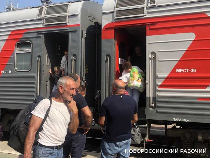 Вокзал Новороссийска за 11 месяцев обслужил 1 миллион пассажиров