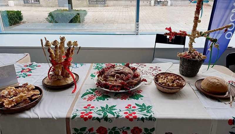 Заведующая отделом научно-исследовательских работ &laquo;Центр традиционной народной культуры&raquo; станицы Натухаевской стала призером краевого конкурса &laquo;Мы &ndash; хранители&raquo;