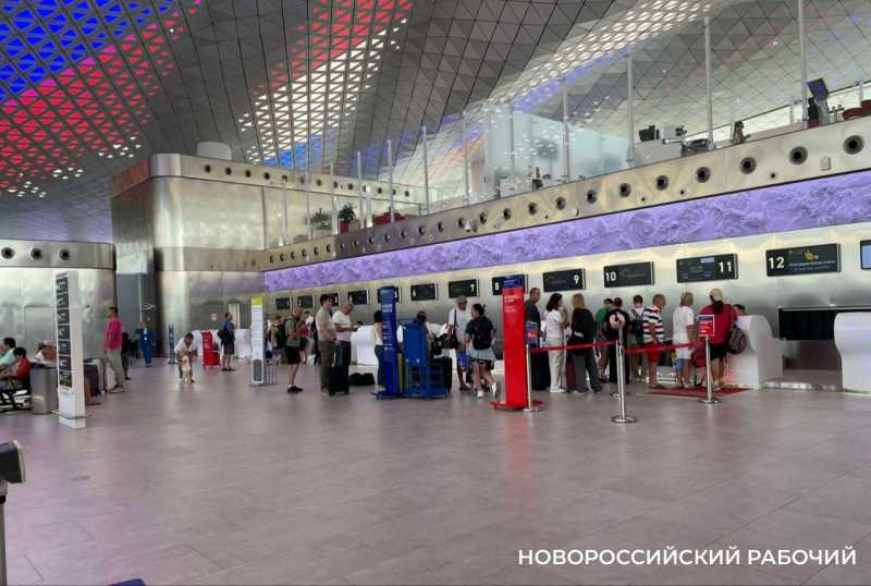 Ждете гостей? На Кубани задерживаются&nbsp; пассажирские поезда и ограничены вылеты