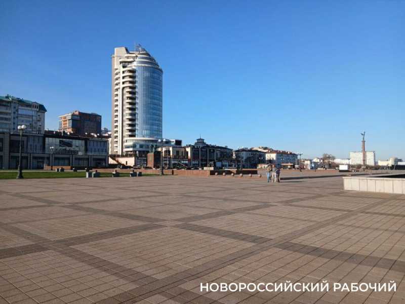 Зимние выходные в Новороссийске: норд-ост не отменил прогулок по набережной