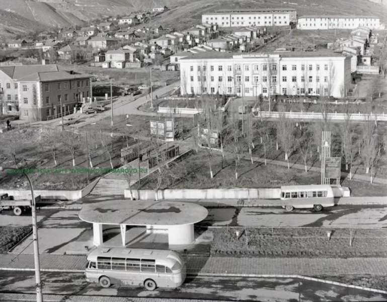 26 января 1982 года &laquo;Новоросцементу&raquo; вручили орден Октябрьской революции