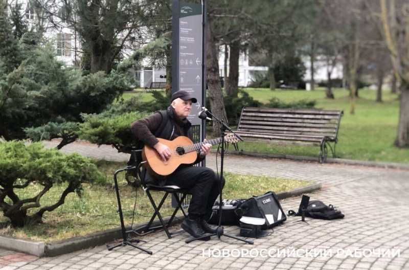 Абрау-Дюрсо новогоднее, без снега. Для настроения и воспоминаний на весь год!