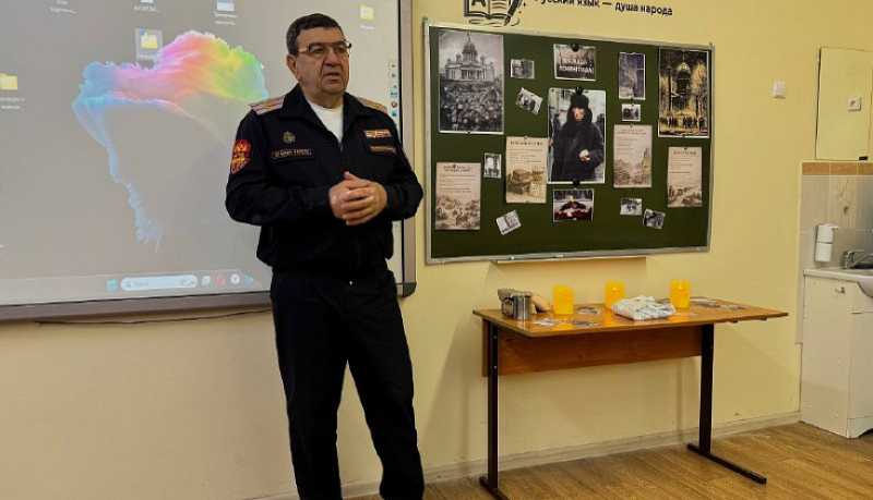 Атаман Черноморского казачьего округа Сергей Савотин рассказал новороссийским школьникам о бессмертном подвиге Ленинграда