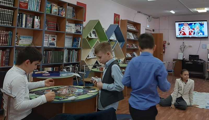 Библиотеки Новороссийска подготовили для читателей всех возрастов новогодние выставки, викторины, игры, познавательные встречи и &laquo;литературные путешествия&raquo;