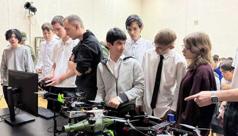 Благодаря &laquo;Союзу патриотов&raquo; студенты колледжей Новороссийска познакомились с технологиями беспилотной авиации