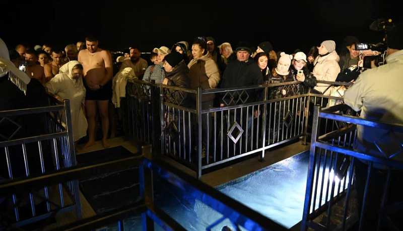 Богослужения и водосвятия пройдут в храмах Новороссийска в честь Крещения Господня. Утвержден список мест для купаний