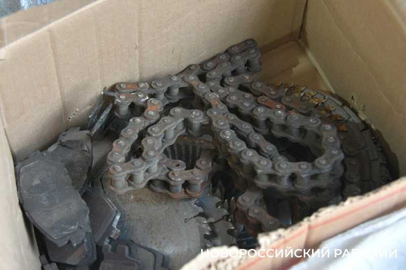 Фронтовой шик! В Новороссийске мастер делает предметы интерьера из металлолома из-за &laquo;ленточки&raquo;