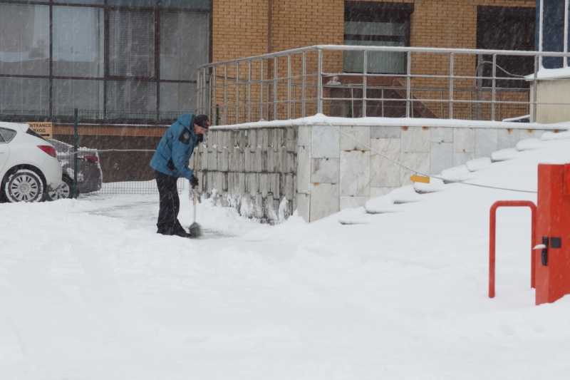 Губернатор Кубани: В Новороссийске должны чистить дороги и тротуары круглосуточно