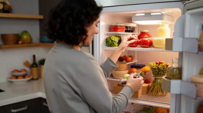Холодильник после праздников: порядок вместо хаоса за 30 минут
