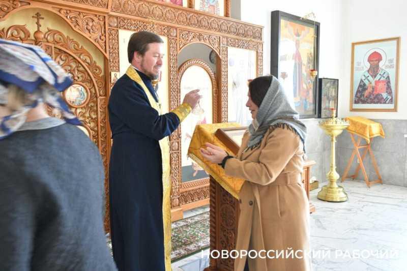 Молитвами бабушек вырос храм на земле Новороссийской! О чудесах &mdash; на Рождество