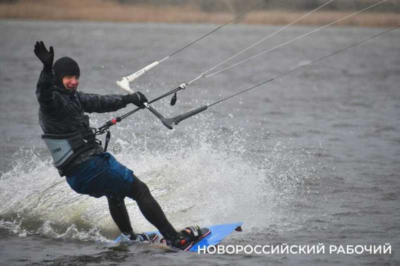 Море, парус и шторм. Новороссийск ждет усиления ветра. Фоторепортаж &laquo;НР&raquo;