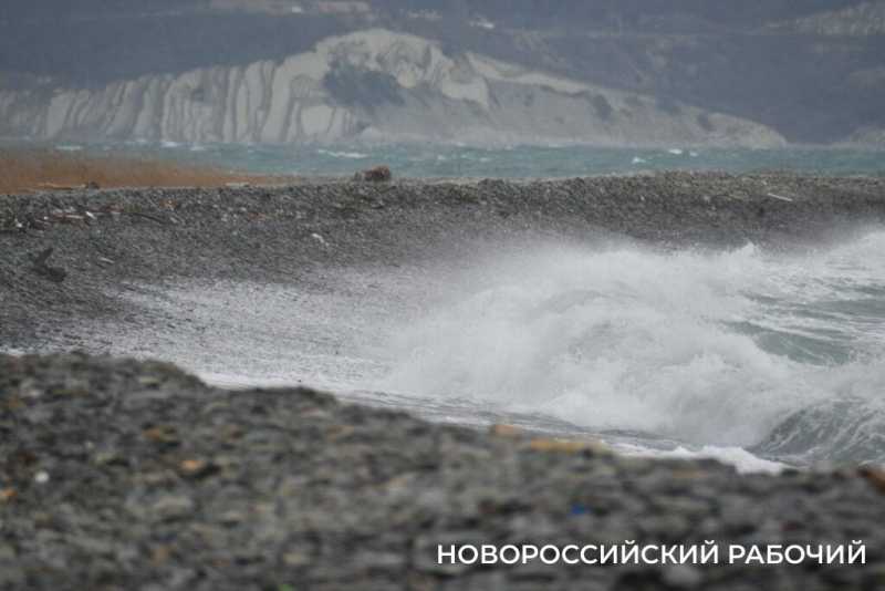 Море, парус и шторм. Новороссийск ждет усиления ветра. Фоторепортаж &laquo;НР&raquo;