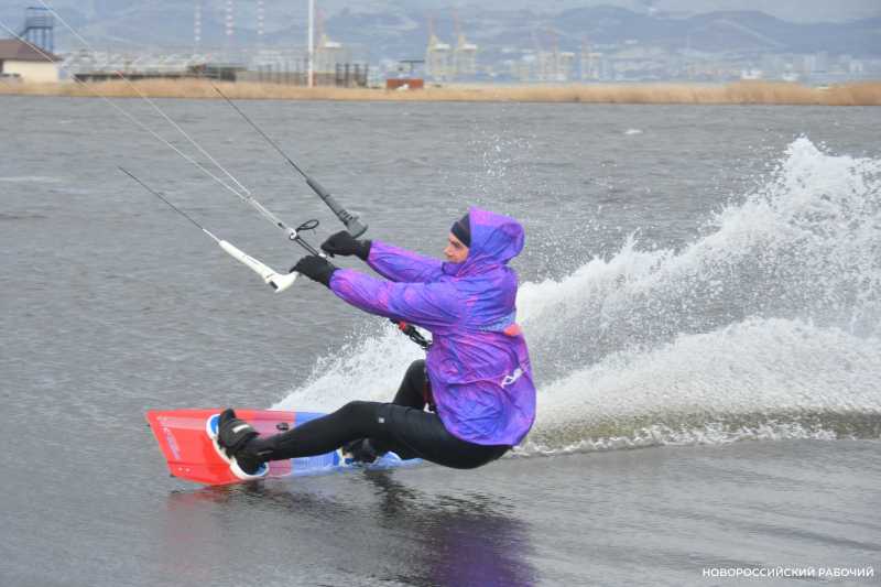 Море, парус и шторм. Новороссийск ждет усиления ветра. Фоторепортаж &laquo;НР&raquo;