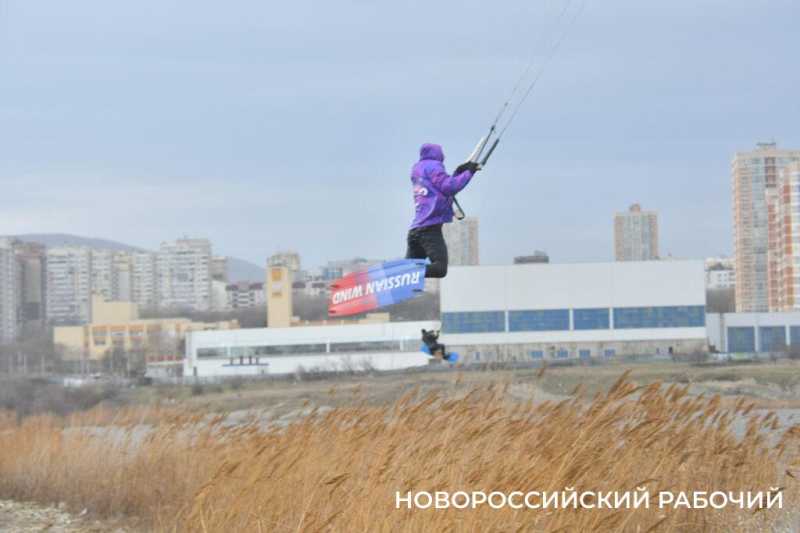 Море, парус и шторм. Новороссийск ждет усиления ветра. Фоторепортаж &laquo;НР&raquo;