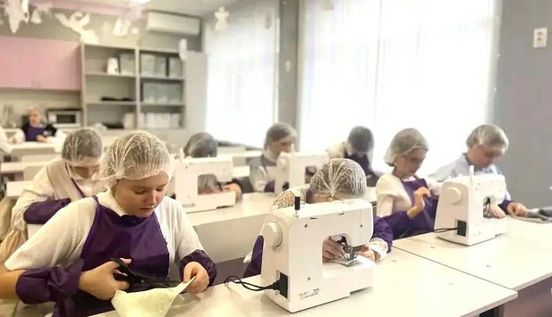 На Кубани в 2025 году обновили 425 профильных кабинетов в школах
