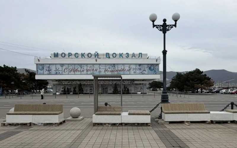 На набережной Новороссийска появятся новые лавочки