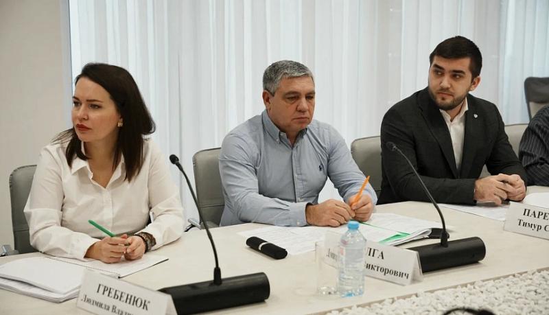 На планерном совещании обсудили развитие промышленного туризма, ремонт детских площадок и создание цифрового двойника города