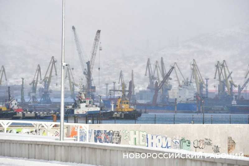 На пляжах Новороссийска наступил мертвый сезон