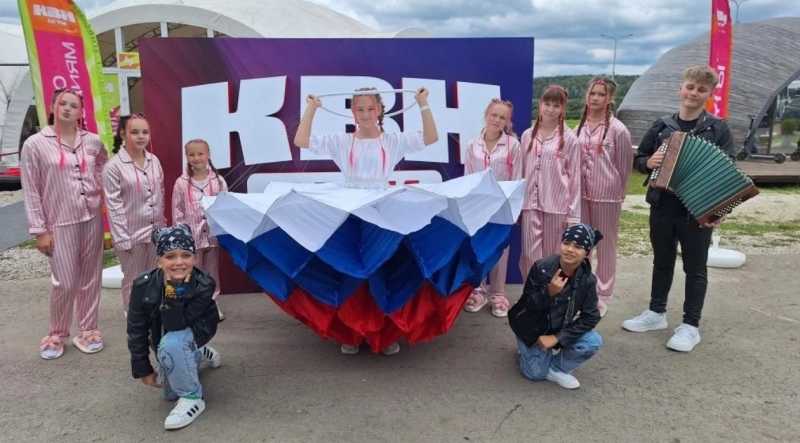 Над спонсором тоже шутим! Как &laquo;квартирная&raquo; концепция помогает побеждать команде КВН из Новороссийска