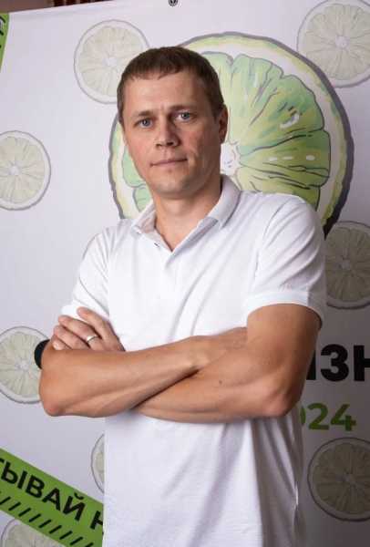 Над спонсором тоже шутим! Как &laquo;квартирная&raquo; концепция помогает побеждать команде КВН из Новороссийска