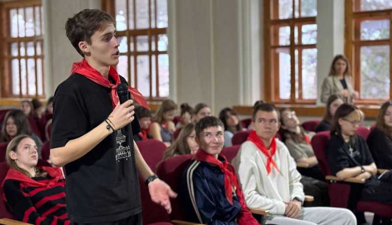 &laquo;Наше время&raquo;: подросткам Новороссийска помогают найти свой профессиональный путь