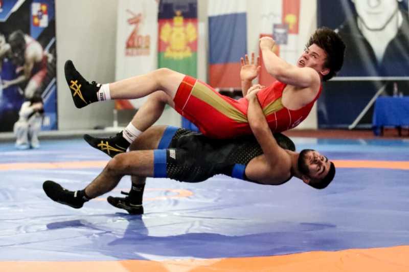 Назар Берковский из Новороссийска стал сильнейшим борцом Юга России