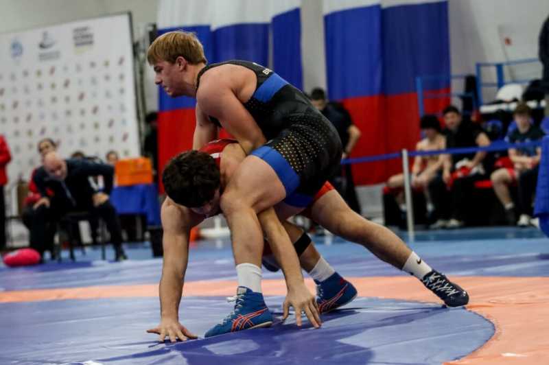 Назар Берковский из Новороссийска стал сильнейшим борцом Юга России