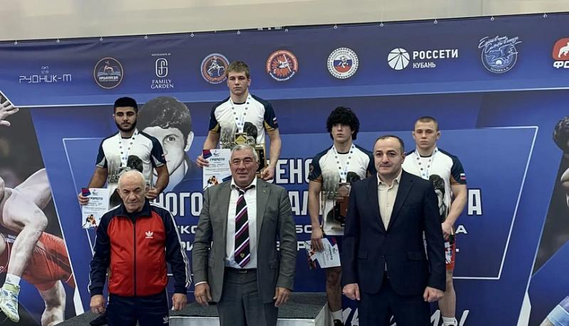 Новороссийцам покорился пьедестал Первенства ЮФО по греко-римской борьбе в Сочи
