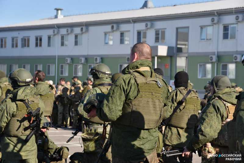 Новороссийцы считают наших военных Героями Года и не сдерживают эмоций