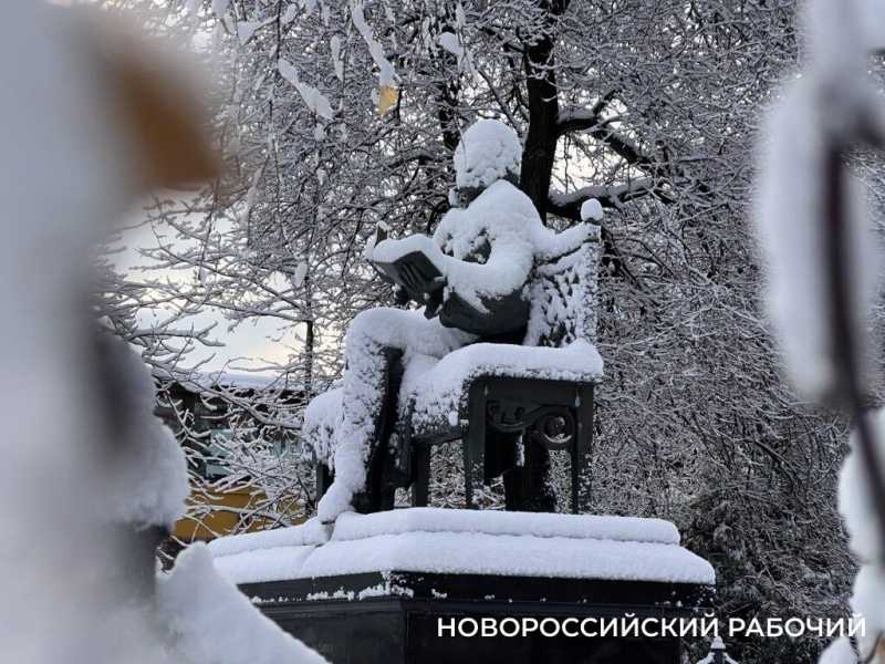 Новороссийск пользуется моментом и лепит баб! Фоторепортаж &laquo;НР&raquo;