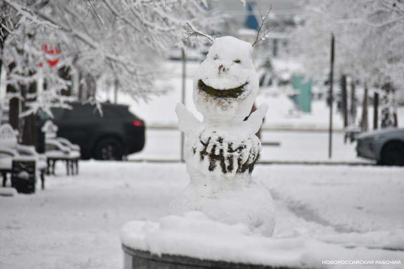 Новороссийск пользуется моментом и лепит баб! Фоторепортаж &laquo;НР&raquo;