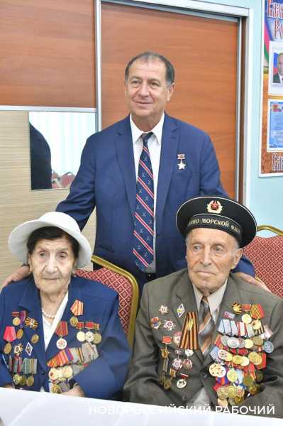 Новороссийск присвоил звания почетных граждан ветеранам из Армении 102 и 103 лет