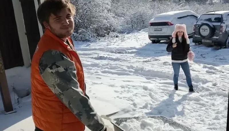 Новороссийские активисты движения #МыВместе участвуют в ликвидации последствий снежной стихии и помогают жителям