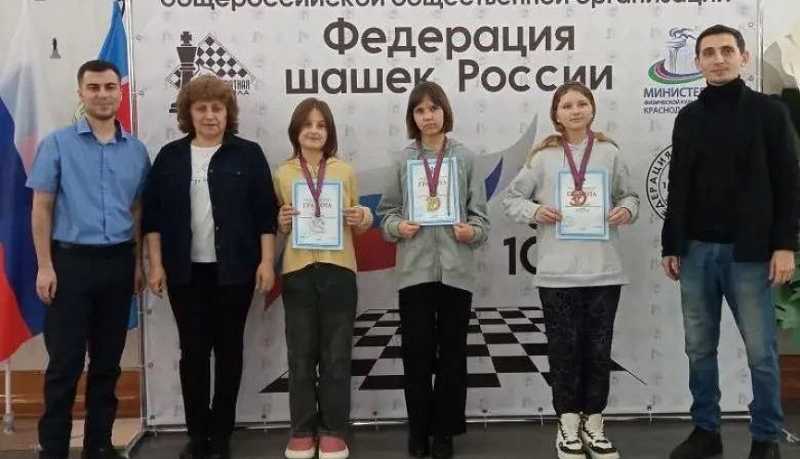 Новороссийские шашисты завоевали десять медалей регионального первенства