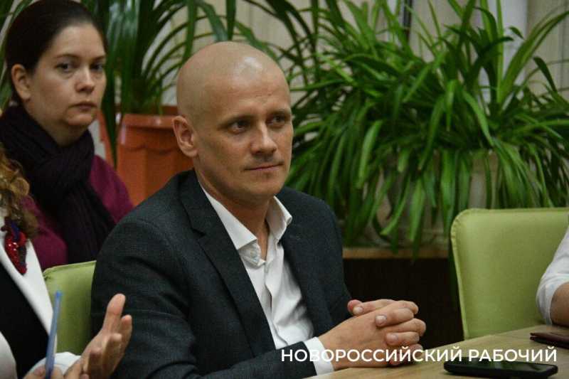 О выставочном зале в Новороссийске, бесплатных мероприятиях и нашей культуре