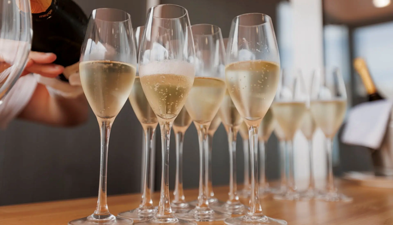 Почти 300 млн рублей поступило в бюджет Краснодарского края от лицензирования розничной продажи алкоголя в 2025 году