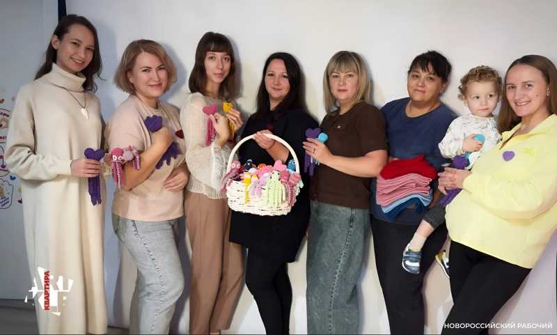 Под Новороссийском волонтеры вяжут осьминожек для деток, которые поспешили родиться