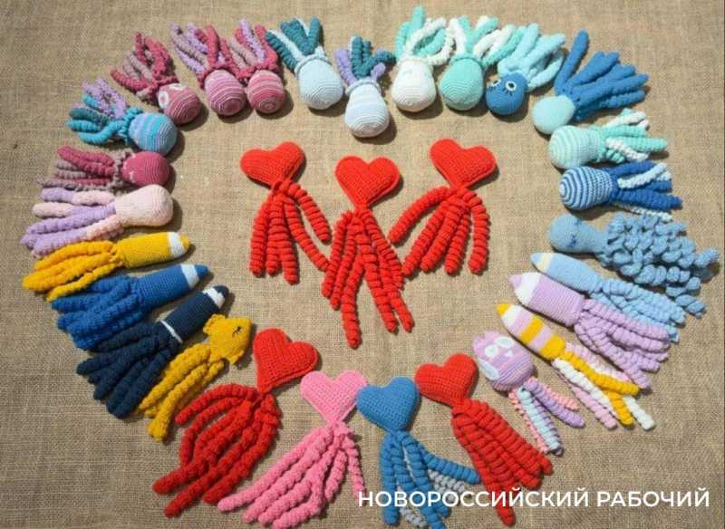 Под Новороссийском волонтеры вяжут осьминожек для деток, которые поспешили родиться