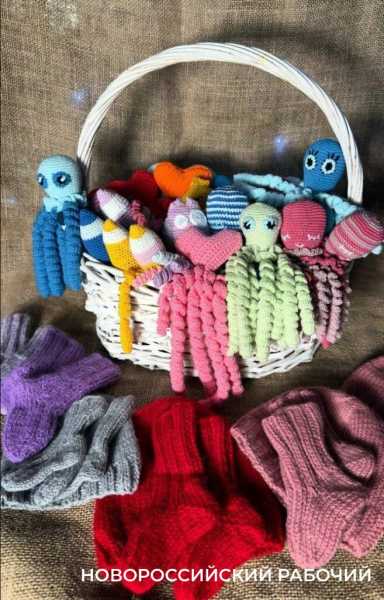 Под Новороссийском волонтеры вяжут осьминожек для деток, которые поспешили родиться