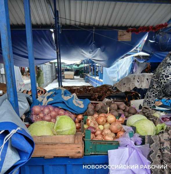 Рынок Новороссийска опустел из-за морозов