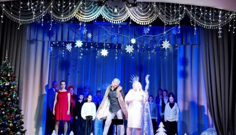 Театральная студия &laquo;Основа&raquo; представила новороссийским зрителям свежее прочтение волшебного спектакля &laquo;Снежная королева&raquo;